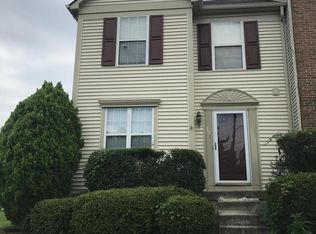 1930 Heatherbrook Ct, Woodbridge, VA 22192