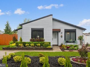 16 Goldenrod Ln, Logan Township, NJ 08085