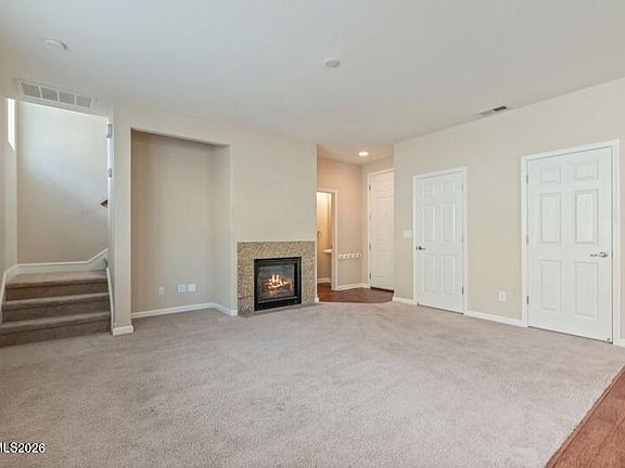 3rd image of 1052 Crown View Dr