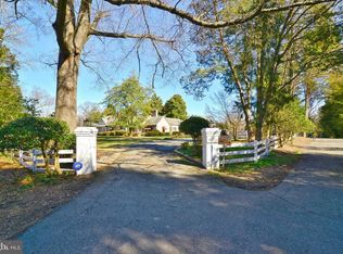 1000 Herbert Springs Rd, Alexandria, VA 22308