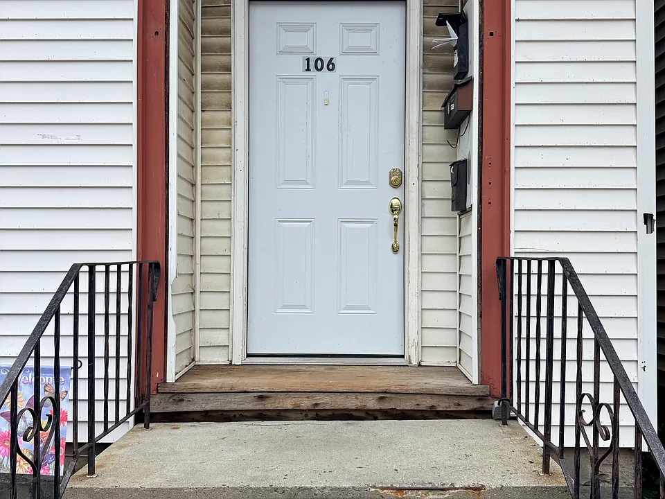 106 Congress St #2