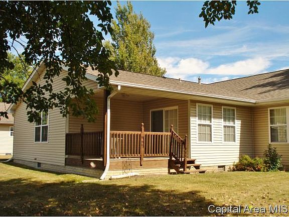 4th image of 1042 Mayberry Ln