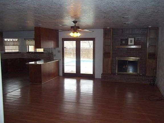 4th image of 2801 NE Scottsdale Cir