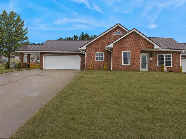 124 Columbus Dr, Punxsutawney, PA 15767