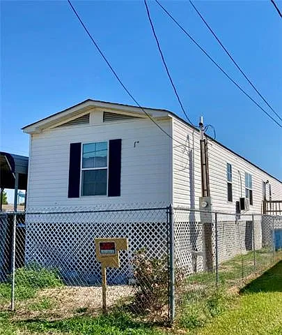 3 bed, 2.0 bath, 1000 sqft, $1,200 — Photo 1