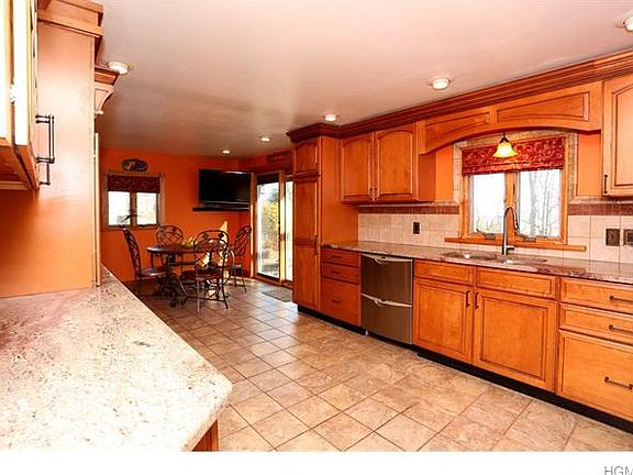 4th image of 68 Amundsen Ln