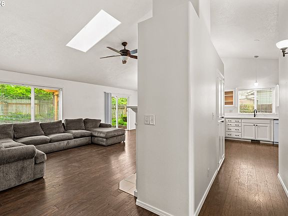 5th image of 432 Taz Ln