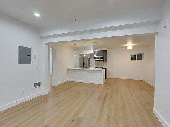 4th image of 842 Greenwich St #2