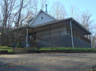 7423 Hatchery Rd, Ashland, KY 41102