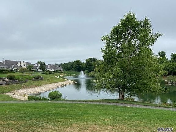 4th image of 18 Lakeview Ct