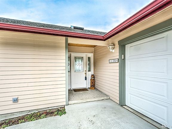 4th image of 170 Melissa St