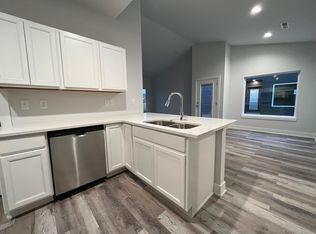 5601 N Meridian Ct, Wichita, KS 67204