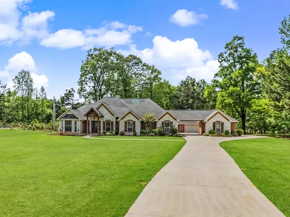 10 Weatherby Dr, Hooks, TX 75561