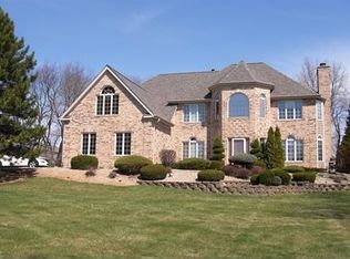 30W402 Forsythia Ln, Wayne, IL