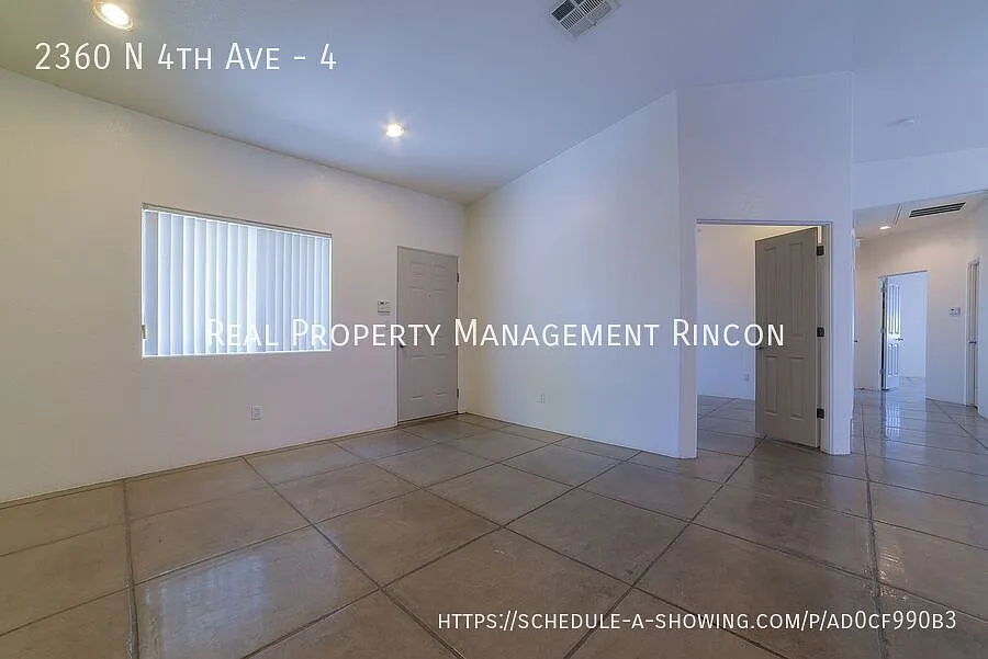 Updated 3-Bedroom, 2-Bathroom Apartment Near the University of Arizona! — Photo 4