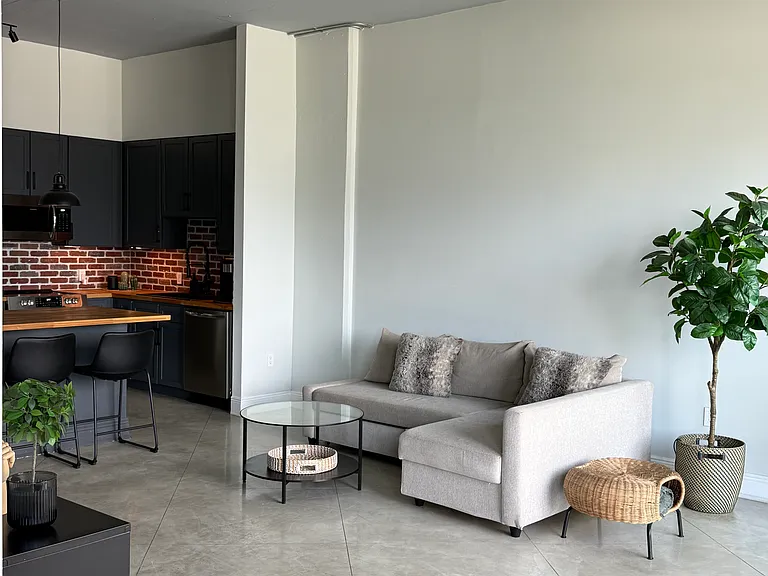 2001 Biscayne Blvd #4C — Photo 4
