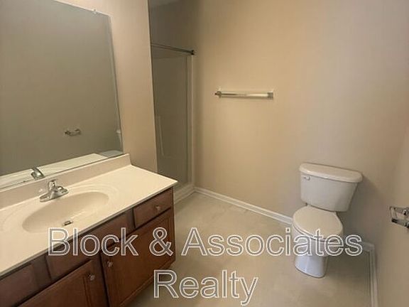 5th image of 4068 Bentley Dr APT B2