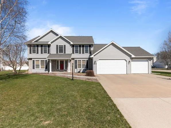 W6122 Maple Bluff Ln, Menasha, WI 54952