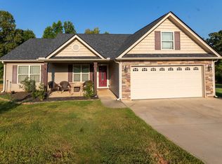 318 Hallie Olivia Dr, Inman, SC 29349