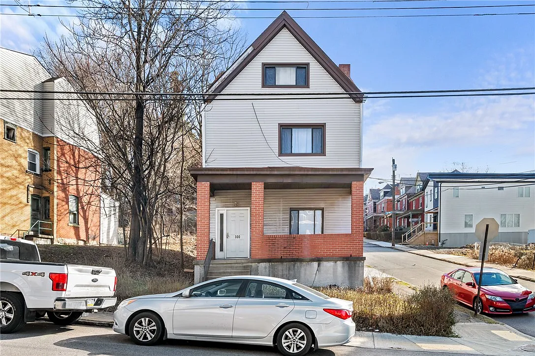 300 N Graham St photo 1
