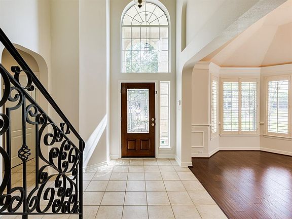 4th image of 6327 Collina Springs Ct