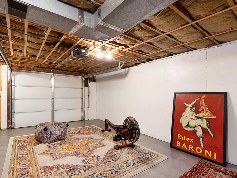 308 Twykingham Pl — Photo 35