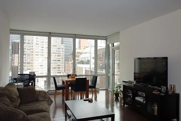 Sold by Real Direct | media 13