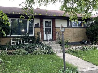 141 E Burlington St, Riverside, IL 60546