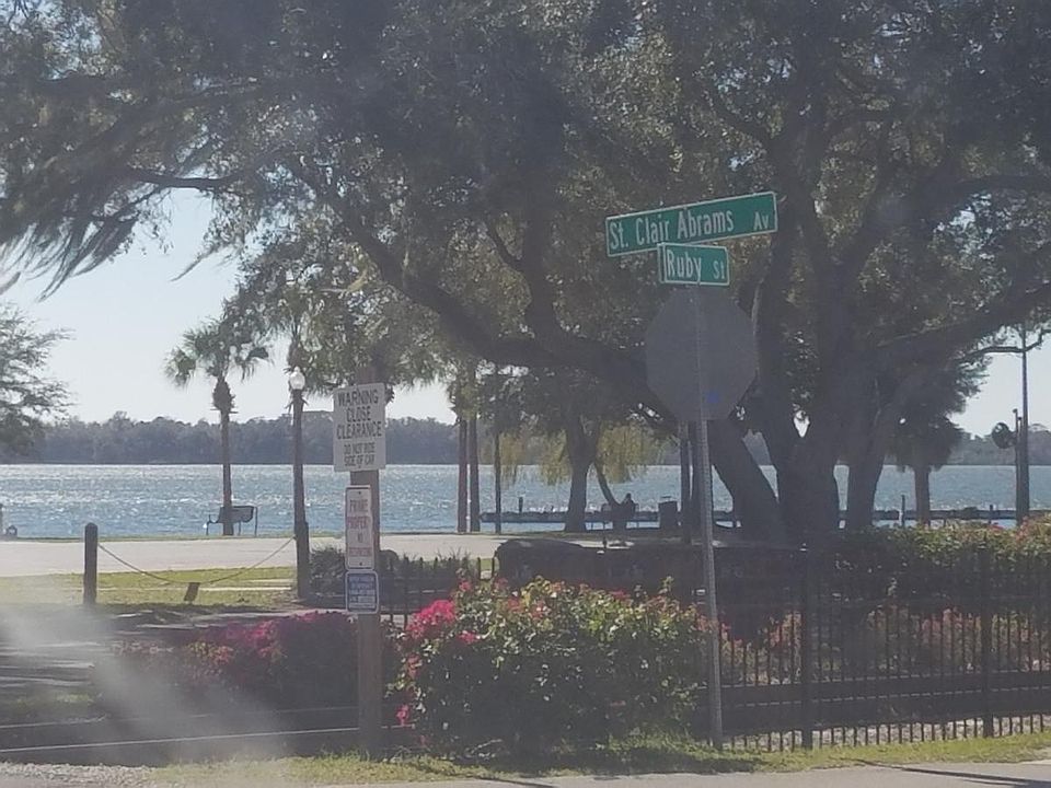 Center of it all! 3 or 4 blocks from the waterfront!!!