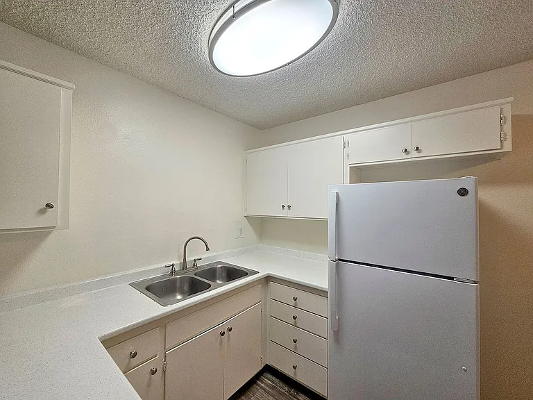 Parks Ave. Apartments — Photo 6