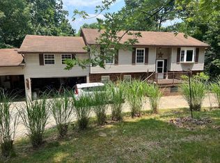 54 Hubbards Hts, Huntington, WV 25704