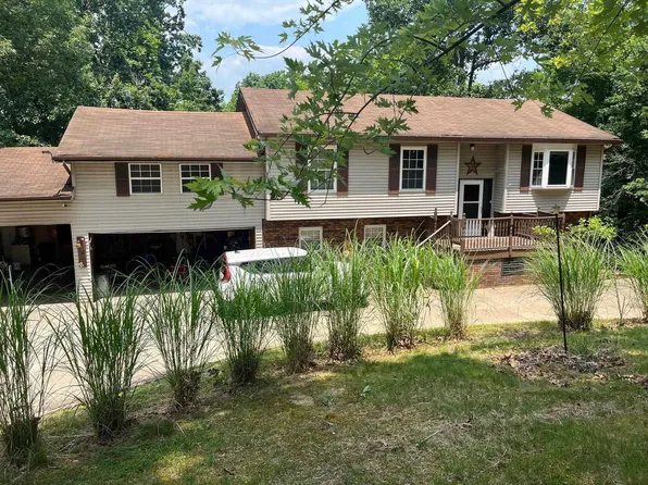 54 Hubbards Hts, Huntington, WV 25704