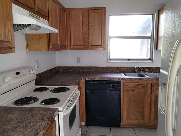 4th image of 20083 Suncrest Dr