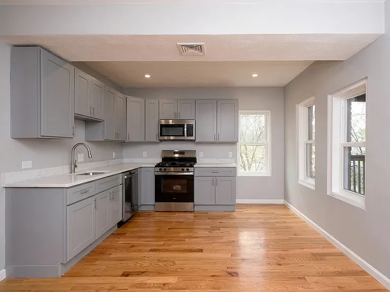 132 Ellington St #2A — Photo 6