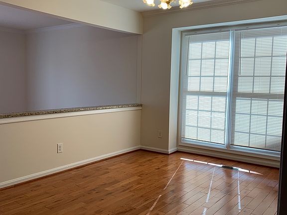 5th image of 507 Falkirk Ct