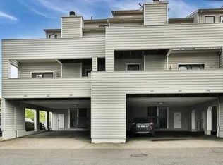 833 Topsail Ln, Secaucus, NJ 07094