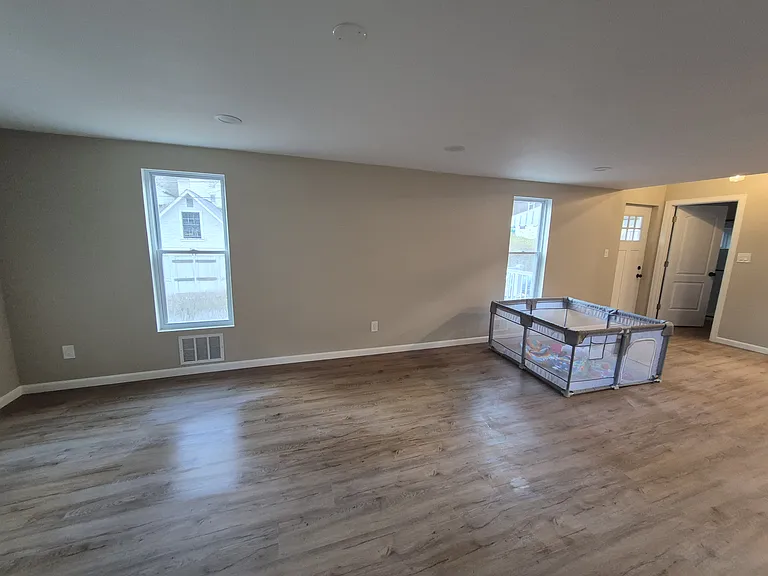 145 Cottage Ave — Photo 10