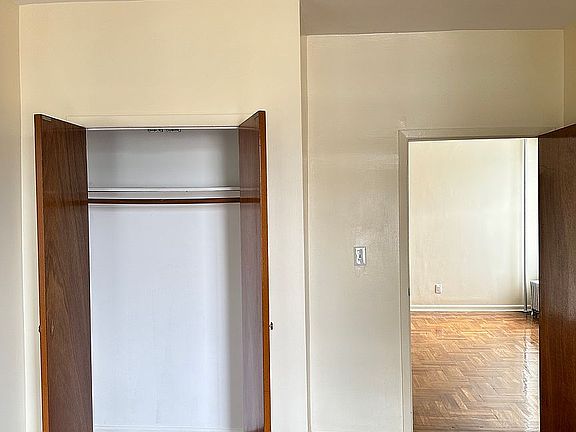 4th image of 20 E 32nd St APT C1
