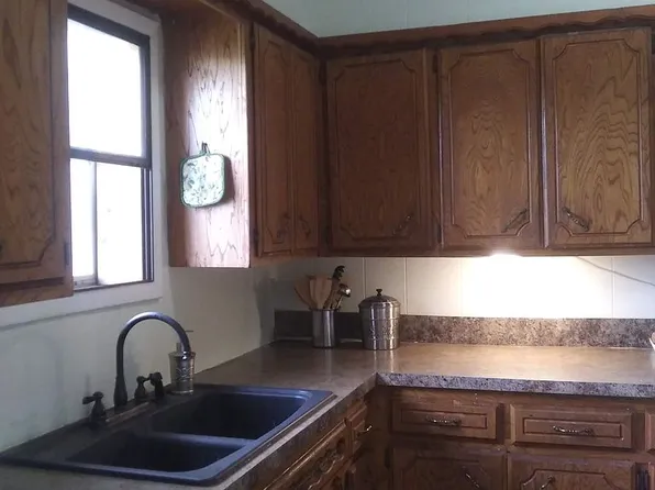 224 E Willow St, Holdenville, OK 74848