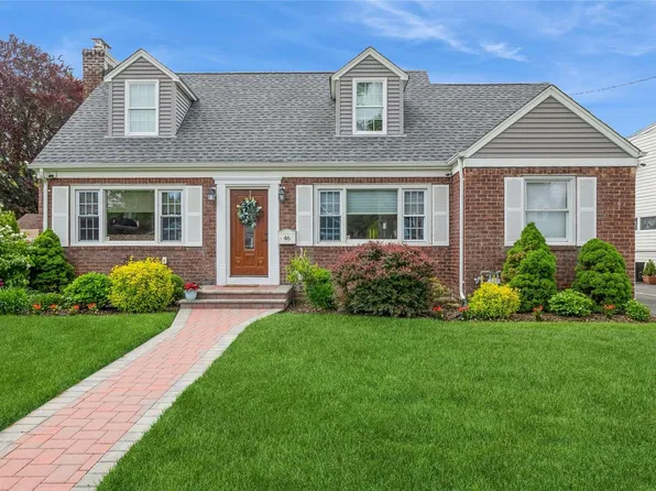 46 Chestnut Street, Westbury, NY 11590