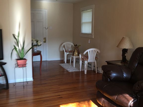 2nd image of 1605 Washington Ave