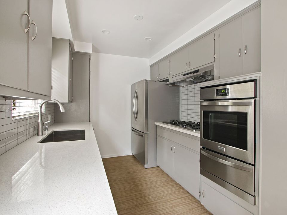 1st image of 827 15th St APT 3