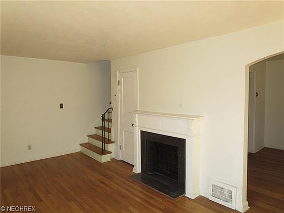 2nd image of 19611 Gardenview Dr