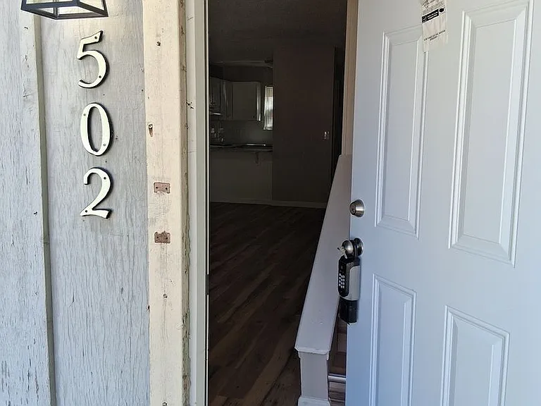 500-532 N Betty Jo Dr — Photo 2