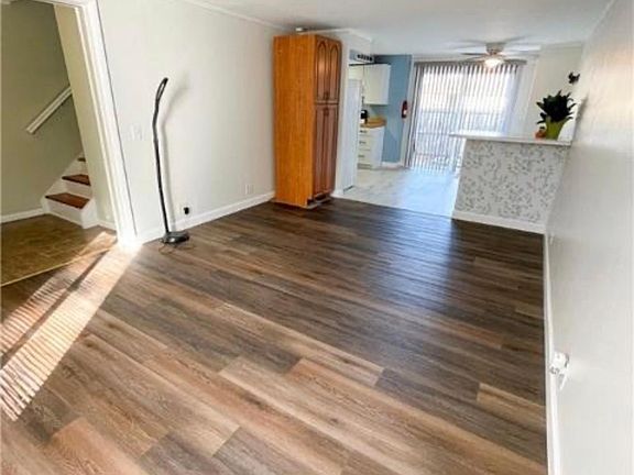4th image of 1651 Mentor Ave APT 203