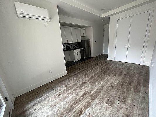 5th image of 440 E 115th St #3C