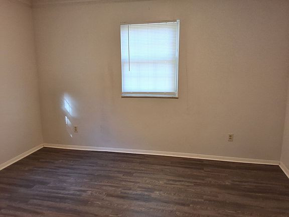 5th image of 1090 Evelyn Dr #4