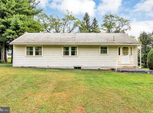 324 Walnuttown Rd, Fleetwood, PA 19522