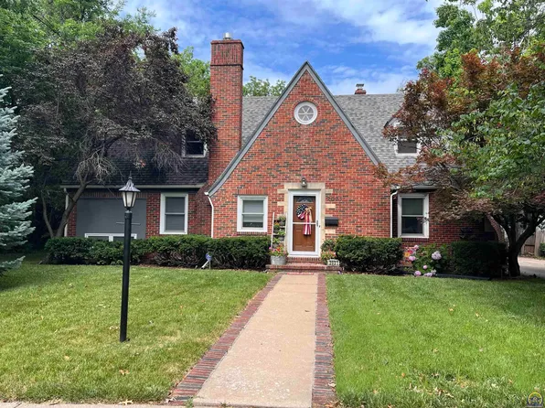 2031 SW Oakley Ave, Topeka, KS 66604