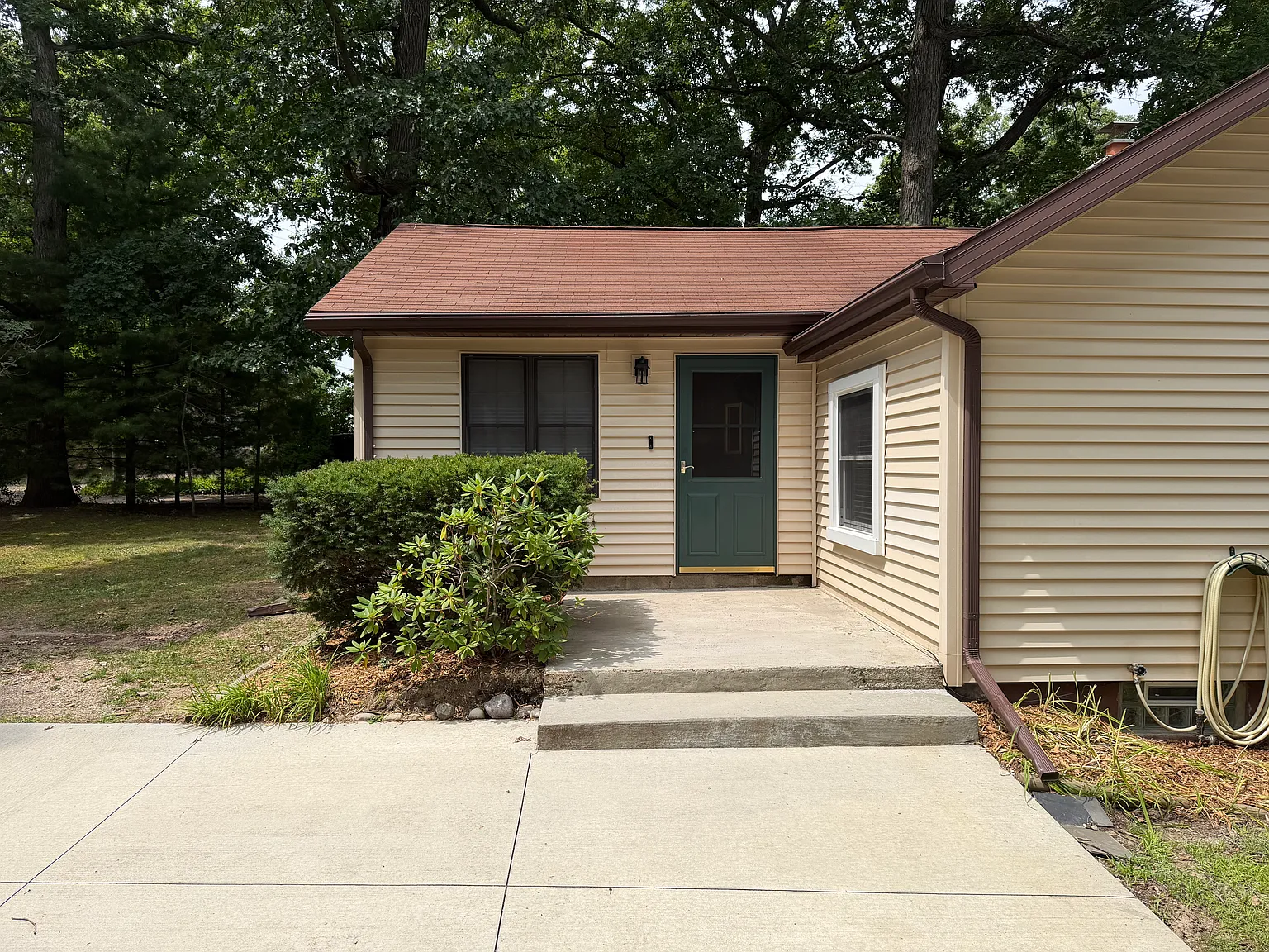 2 bed, 968 sqft, $1,950 — Photo 3